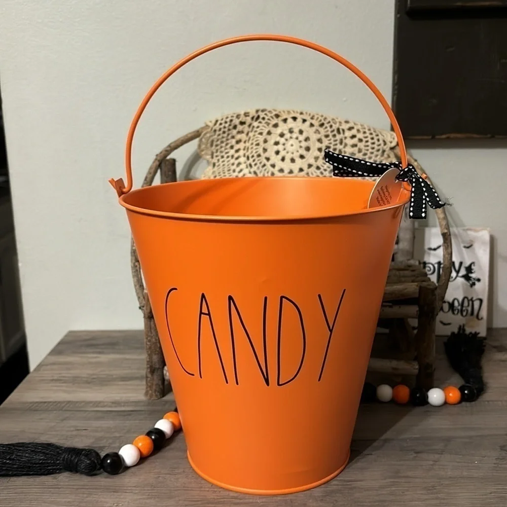 NEW Rae Dunn CANDY HALLOWEEN ORANGE METAL PAIL WITH HANDLE